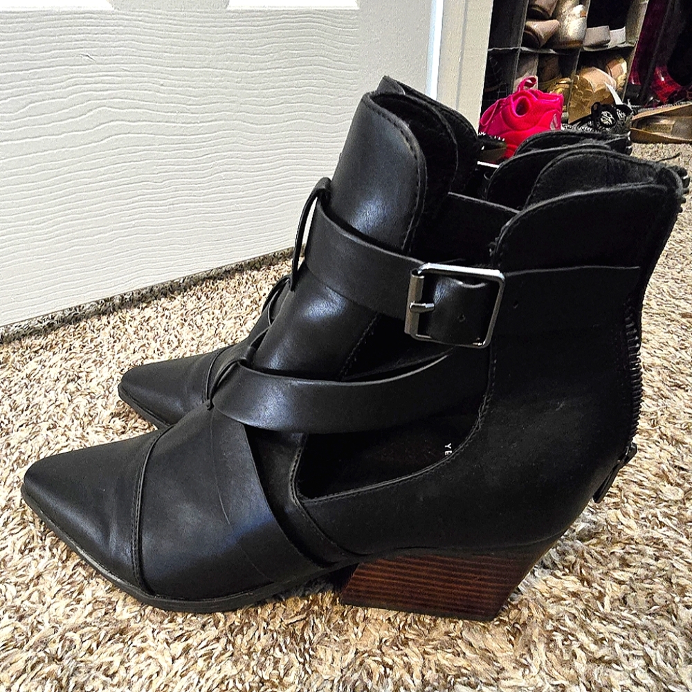 NWOB - Black Boots